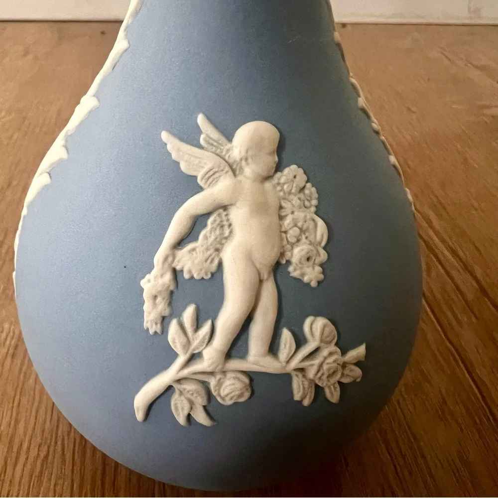 Vintage‎ Wedgwood England Blue Jasperware Tapered Bud Vase 5.5”, Angles, Mint